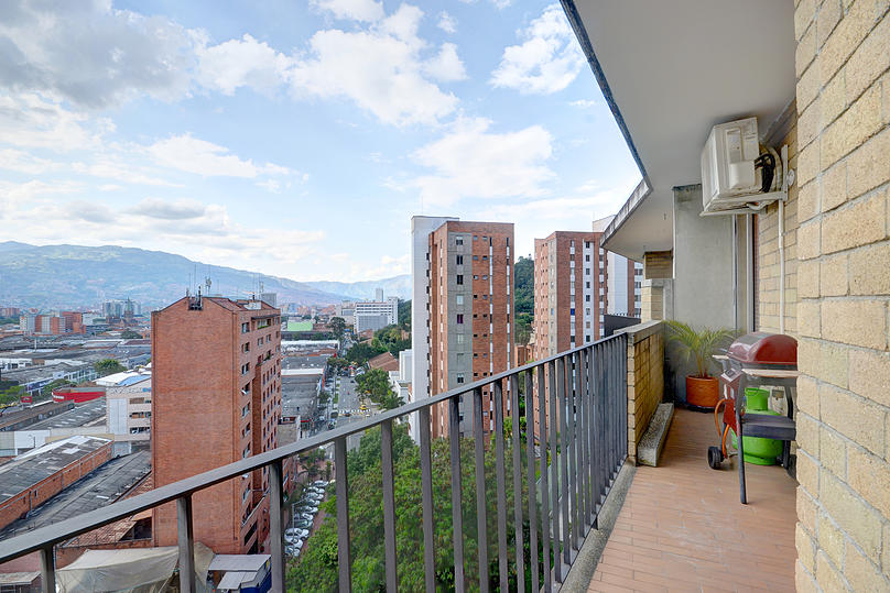 Balcony of apartment for rent in Medellin
